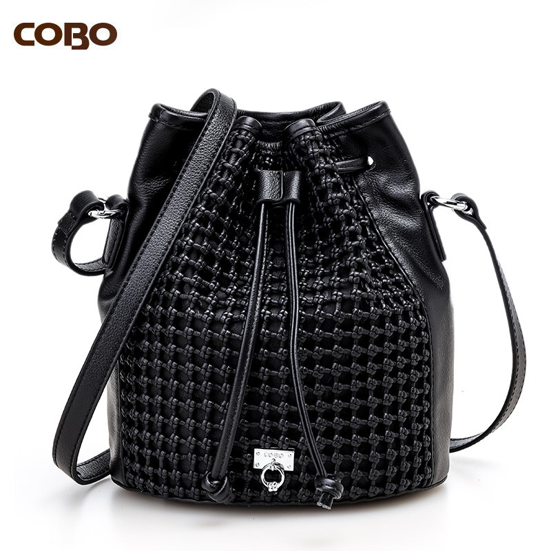 COBO/蔻尔宝头层牛皮手工编织单肩斜挎时尚休闲水桶包