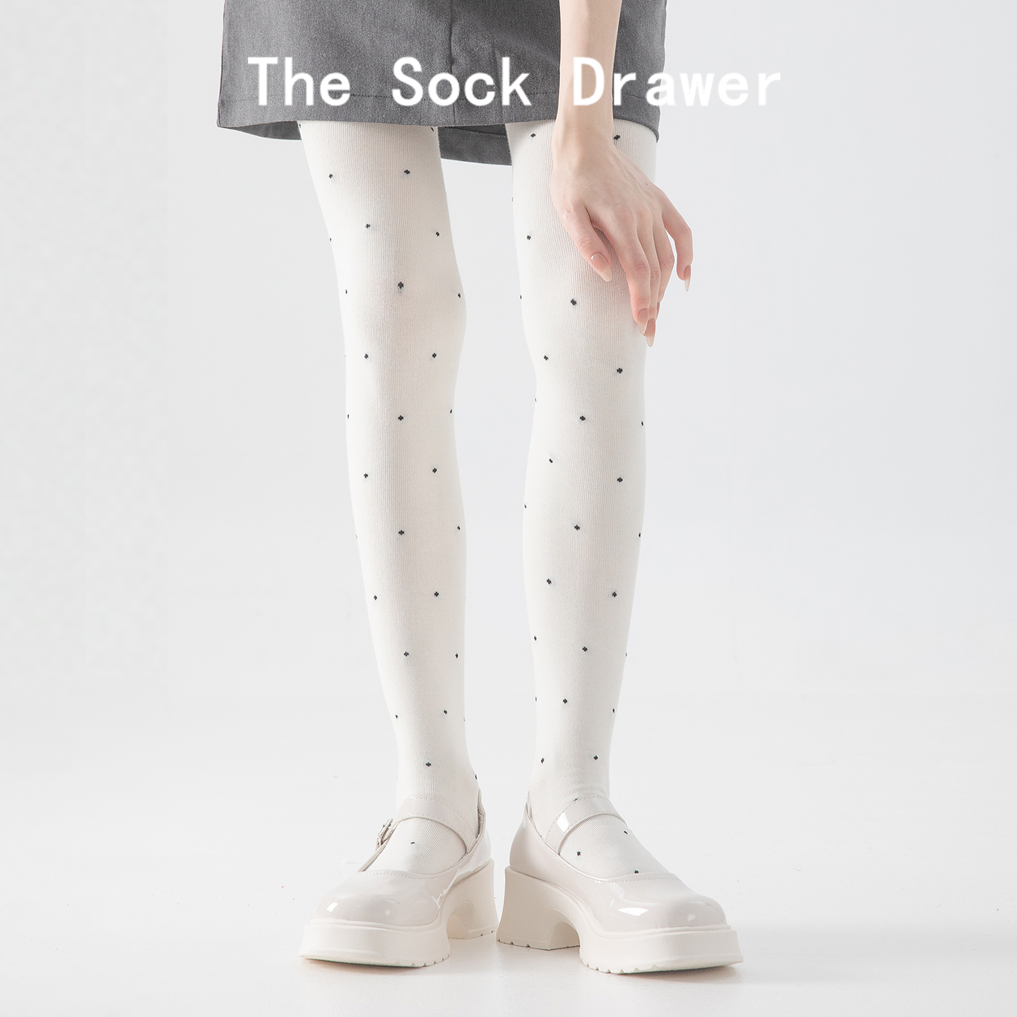 日系复古裤袜女秋冬新款白色波点连体高腰不掉档打底裤微压显瘦