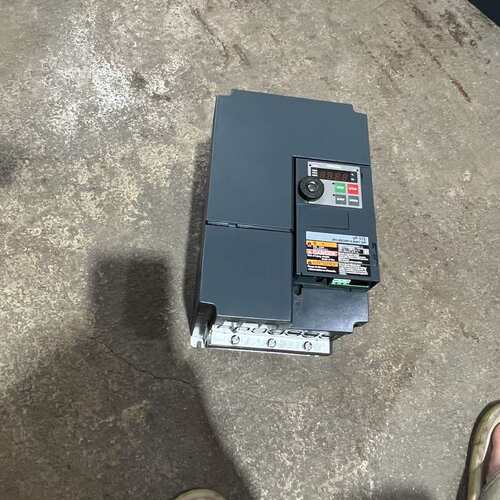 （议价）东芝VFS15变频器5.5KW220VVFS15-205