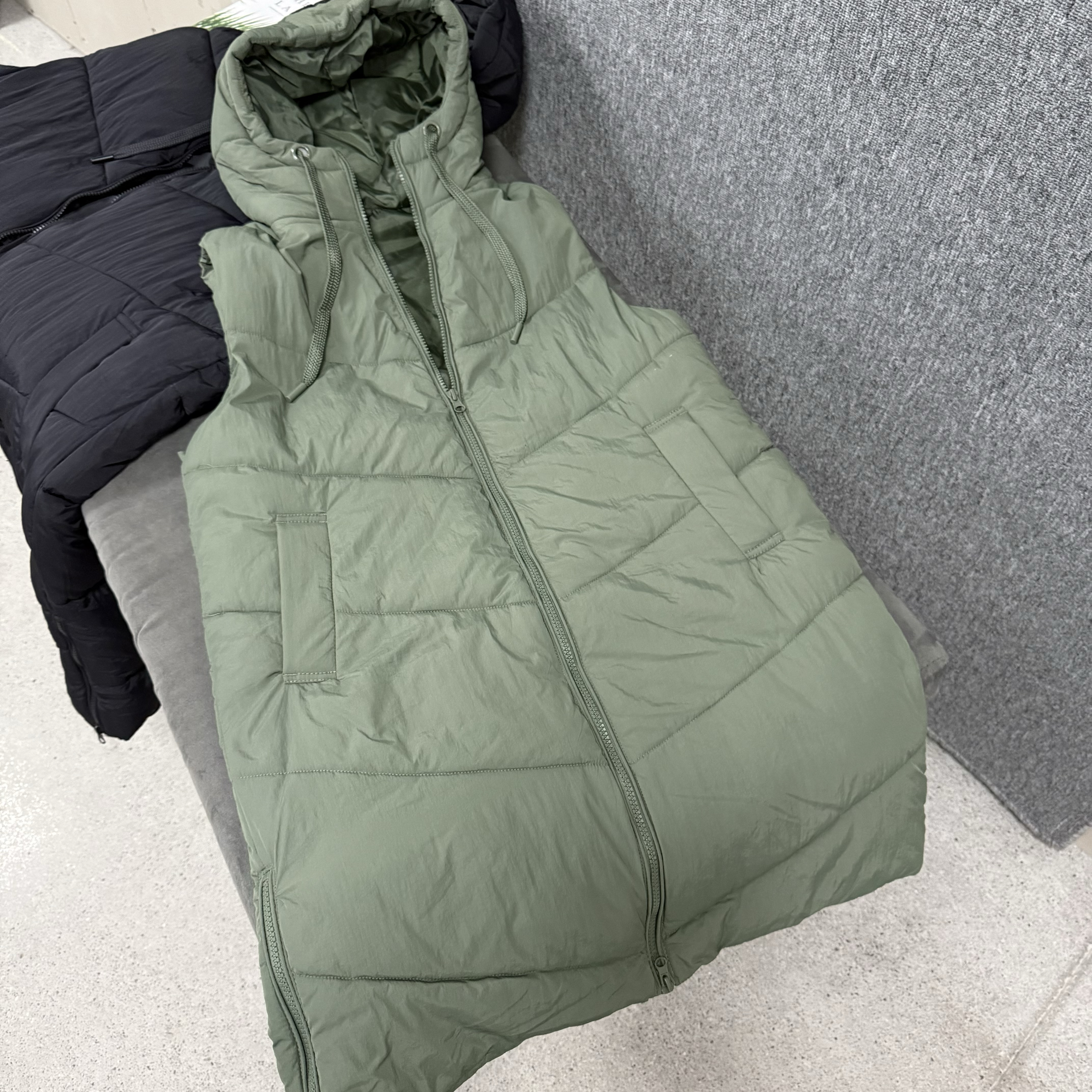 外贸 女中长款连帽式秋冬保暖慵懒休闲基础穿搭马甲上衣外套