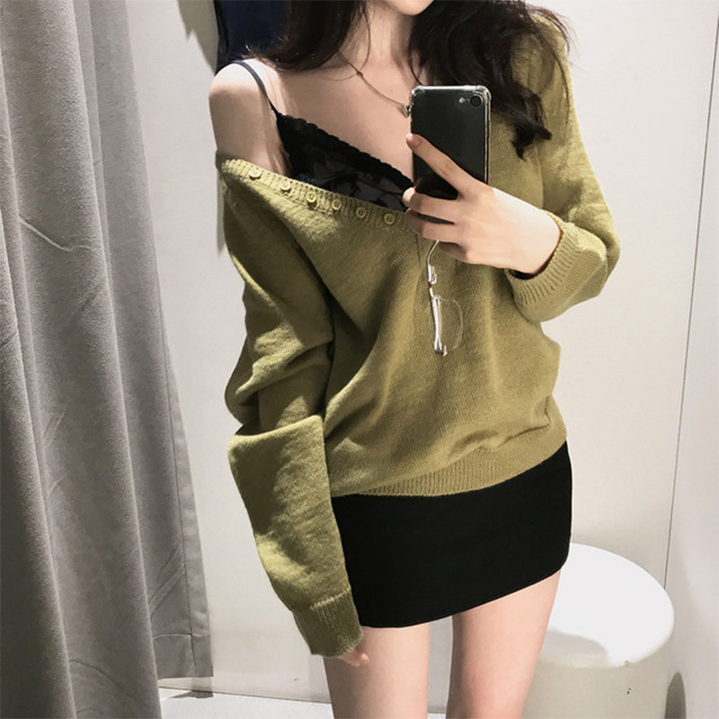 韩版松弛感洋气纯色百搭长袖V领别致纽扣软糯套头针织衫毛衣女潮