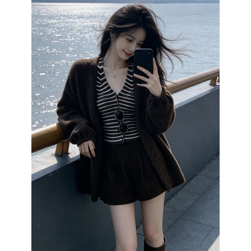 慵懒风条纹挂脖无袖背心针织开衫