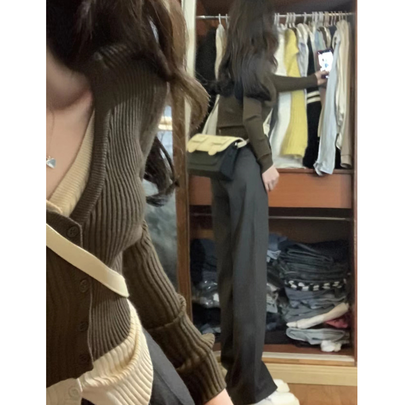 撞色V领拼接假两件针织开衫上衣