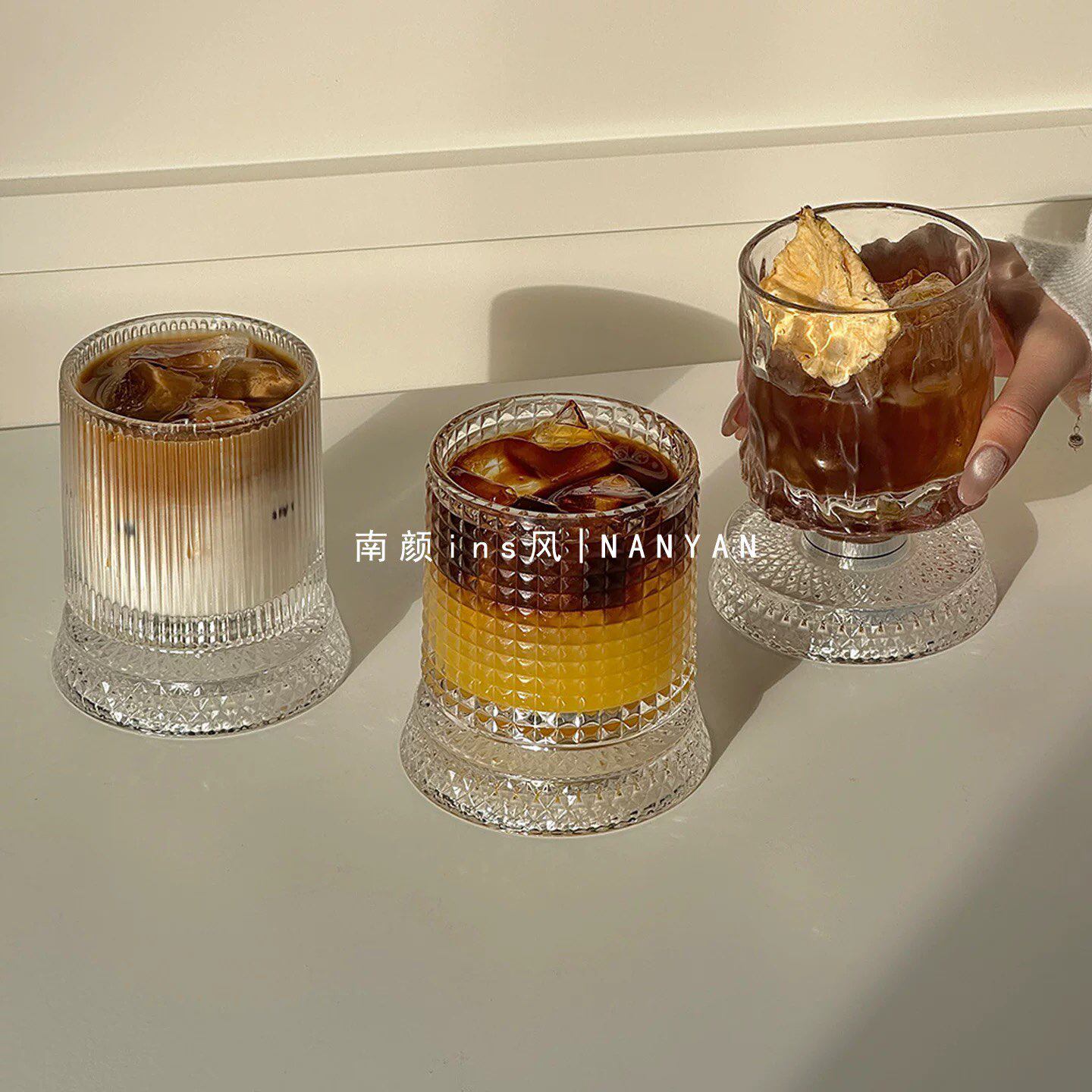 网红创意【送发光杯垫】发光旋转威士忌酒杯转转解压洋酒杯不倒翁