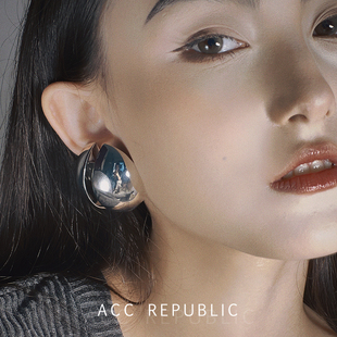 accrepublic 欧美轻奢杨树林同款分割圆球光面耳环夸张设计感耳钉
