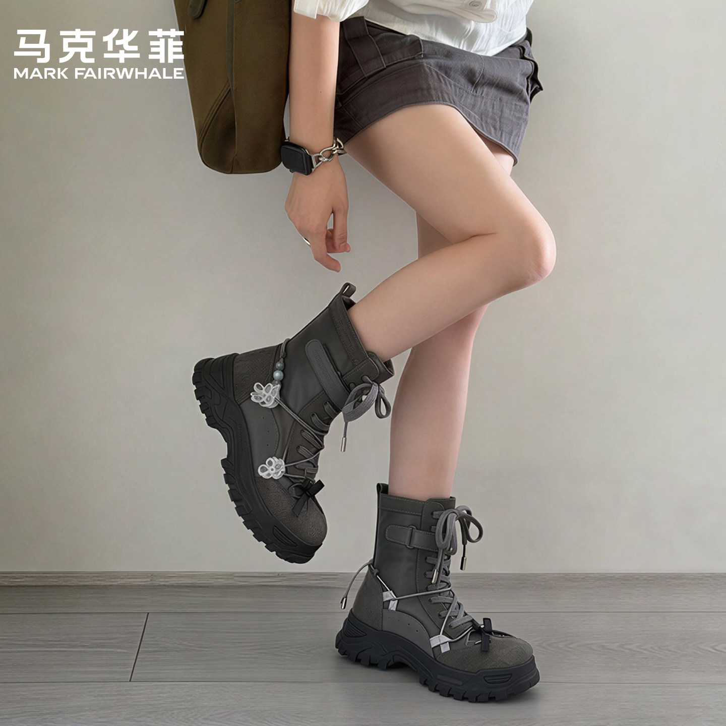 马克华菲女靴魔术贴复古拼接短靴图片