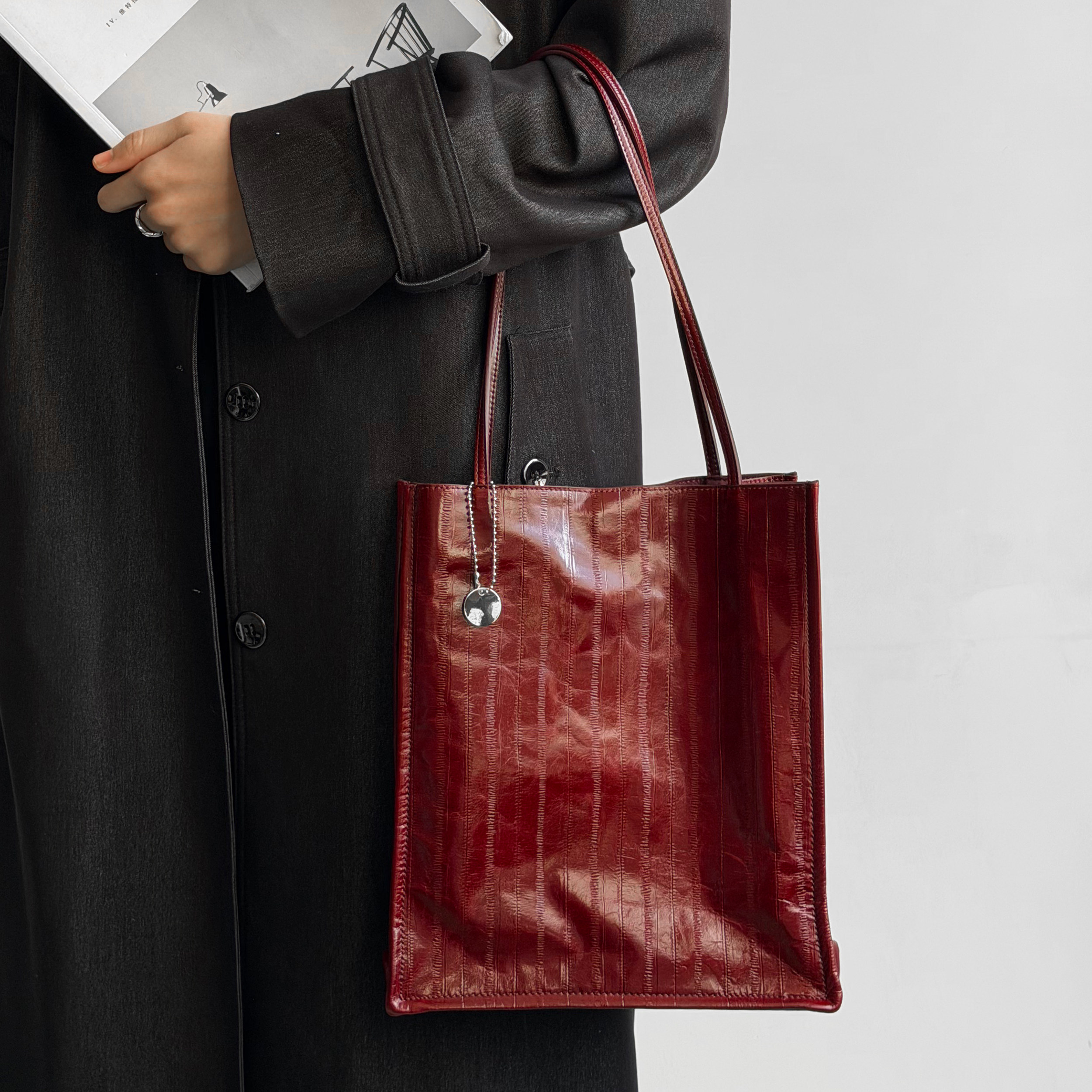 【鳗有意思】鳗鱼纹头层牛皮托特包新年红色女包大容量水桶单肩包,箱包皮具/热销女包/男包,通用款女包,淘宝优惠券,粉丝福利购,淘宝优惠卷