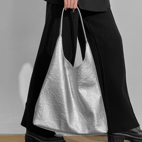 RANUSSLISM简约百搭托特包