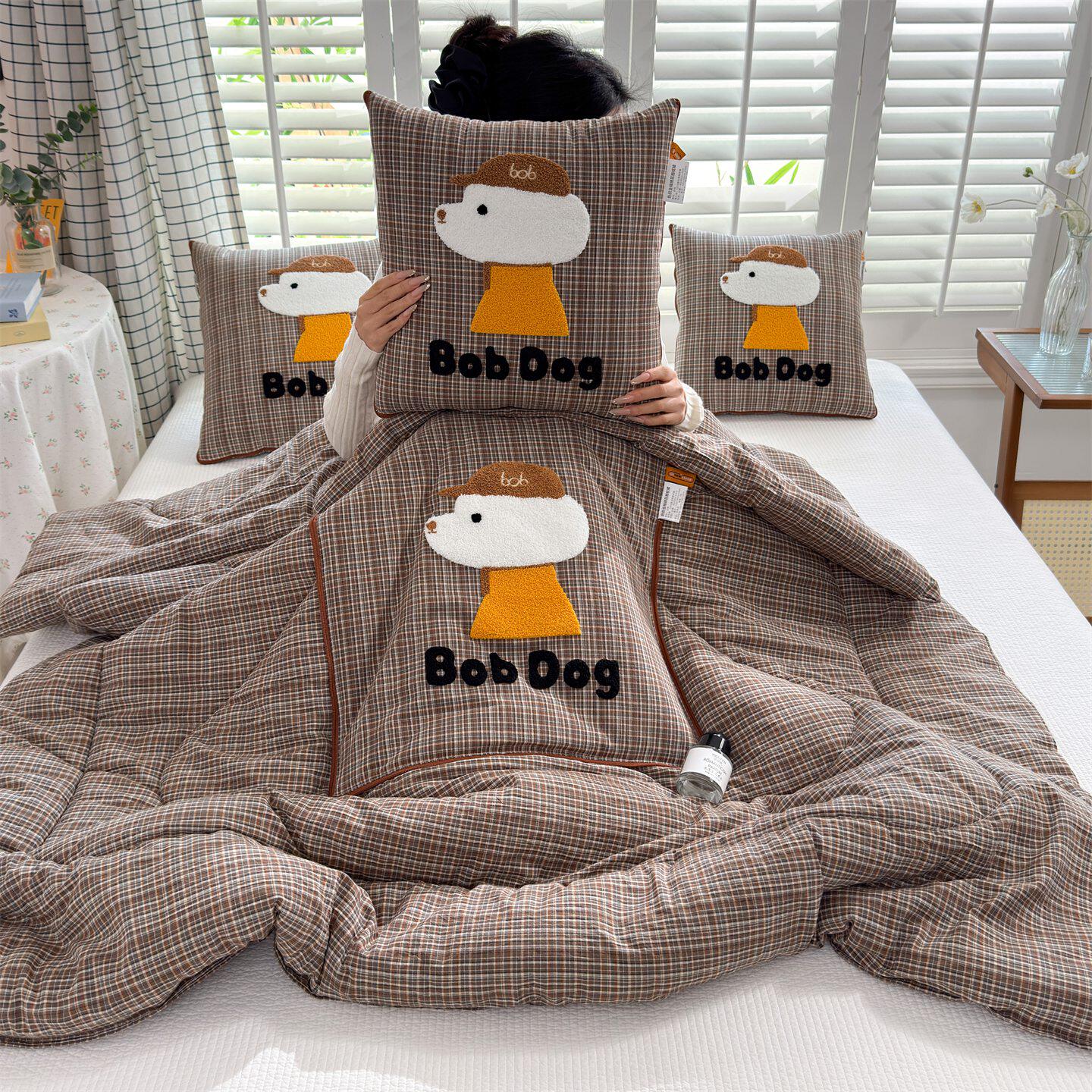 抱枕被子两用个性可爱二合一办公室午睡空调被车载靠枕垫腰靠被夏