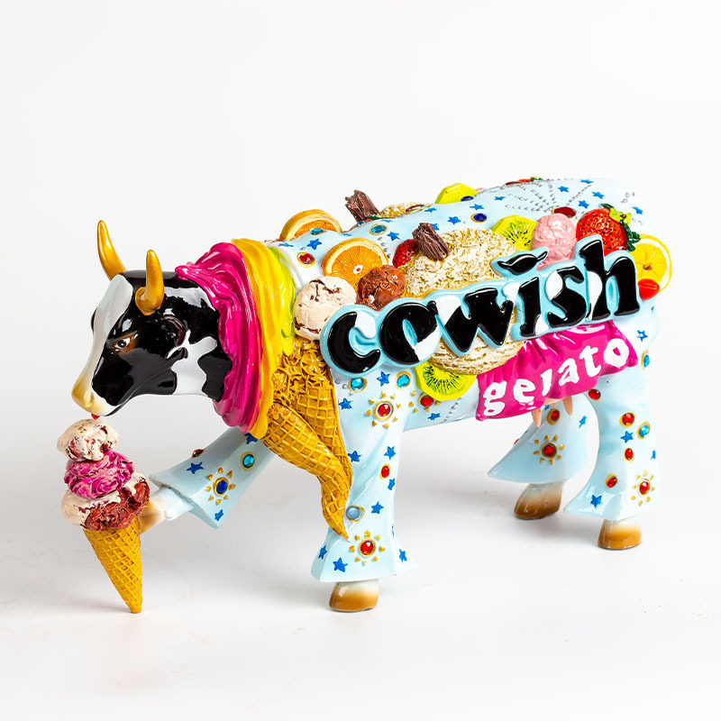 罗曼艺术cowparade手绘潮牌潮流服装珠宝店橱窗装饰收藏礼品摆件
