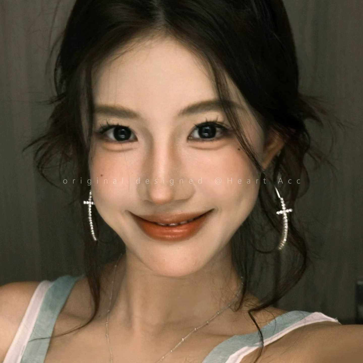 辣度拉满！轻奢闪锆十字架圈圈耳环女时尚辣妹耳圈高级感夸张耳饰