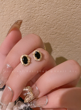 黑色锆石银针耳钉女2025新款轻奢高级感气质耳饰小巧独特精致耳环