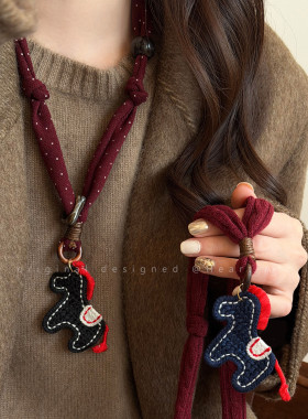 红色布艺格子小马抽拉项链女秋冬长款抽拉毛衣链本命年高级感配饰