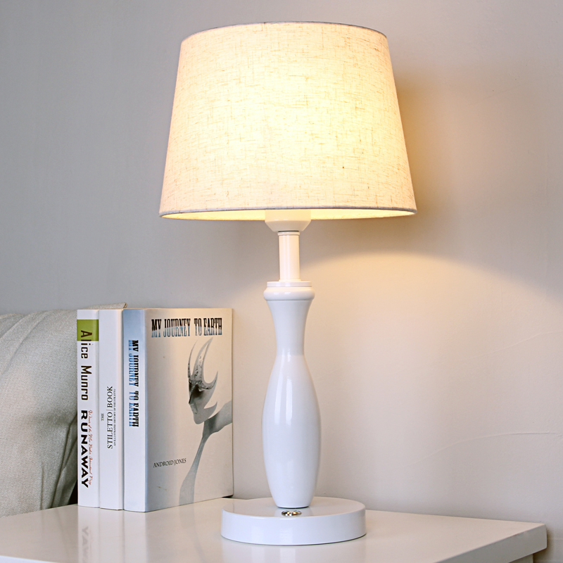 卧室床头灯现代简约创意温馨北欧风格台灯可调光触摸感应装饰台灯