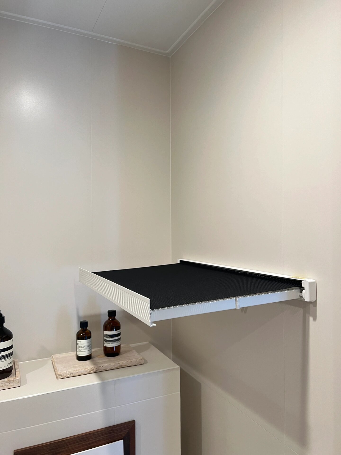 阳台晾衣架壁挂式免打孔伸缩架子