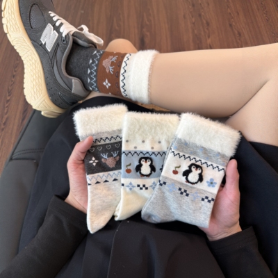 费尔岛袜子女款冬季加厚加绒2025新款爆款纯棉纱线中筒堆堆月子袜