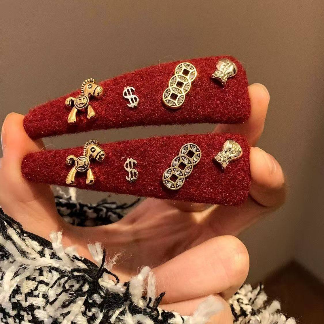 马上有钱~红色小马发夹边夹侧边发卡女高级感新年圣诞头饰刘海夹,饰品/流行首饰/时尚饰品新,民族风发饰,淘宝优惠券,粉丝福利购,淘宝优惠卷