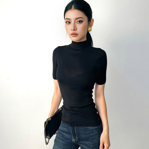 杨杨 半高领中袖针织背心女高智感软糯修身显瘦打底衫内搭上衣