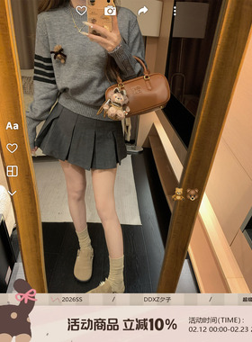 DDXZ夕子复古学院风保暖套头上衣时尚减龄带小熊别针杠条圆领毛衣