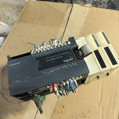 议价施耐德PLC TM218LDA24DRN TM2DRA8RT能维修