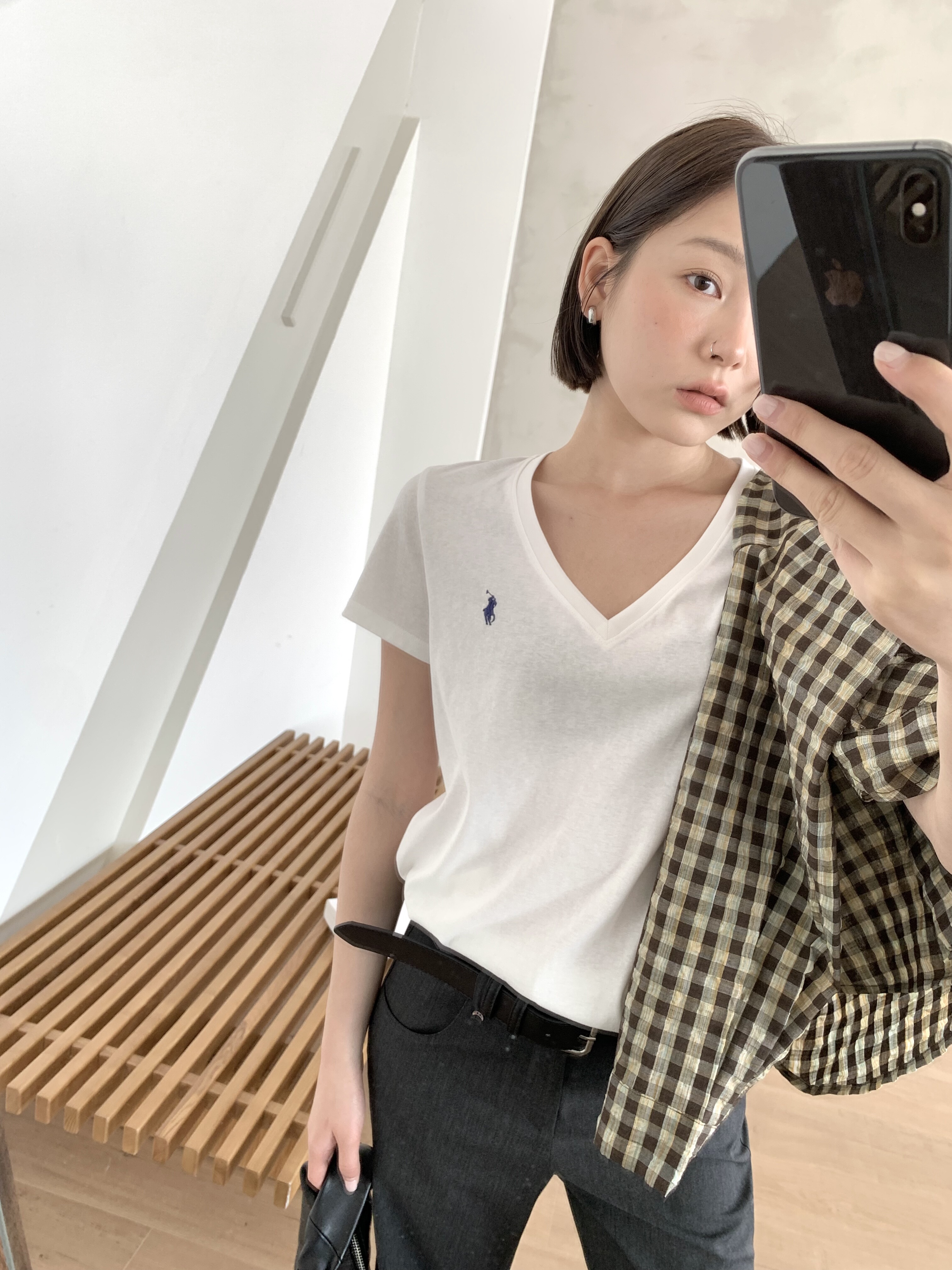 白色小马刺绣V领短袖T恤女2026春夏款百搭显瘦打底衫上衣内搭7818