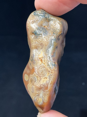 阿拉善银根玛瑙内花眼彩玉摆件