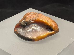 银根多彩俏色玛瑙水晶共生窝窝摆件小品石阿拉善尺寸41*33*17mm