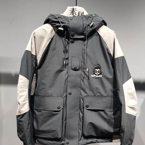 素拼青春流行连帽鹅绒羽绒服