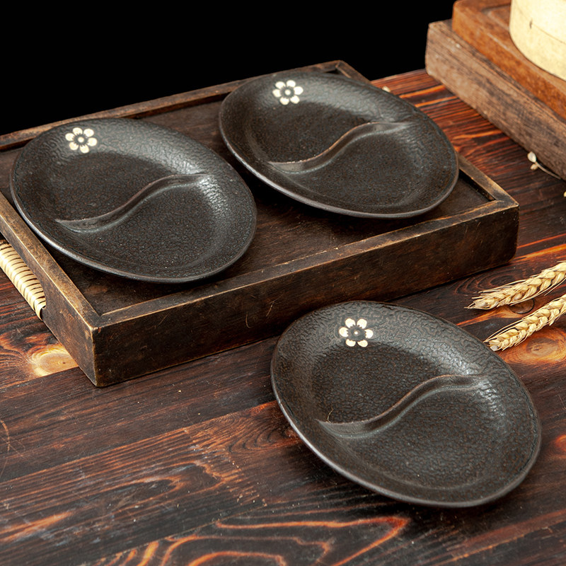 中式古风陶瓷双格7寸餐盘分格盘太极零食点心盘分隔凉菜配菜碟子