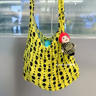 日系可爱黄色草间波点印花斜挎包单肩包可伸缩大容量购物袋褶皱包