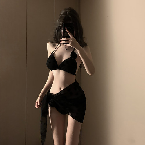 黑色比基尼分体泳衣女性感纯欲风