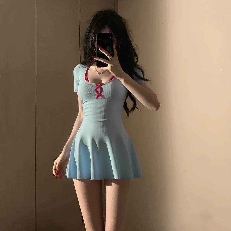 保守小胸显瘦连体裙式泳衣女