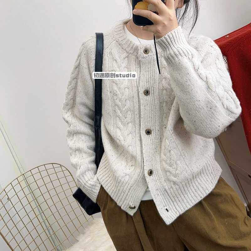 初遇秋冬新款100羊毛开衫彩点复古麻花加厚保暖羊毛衫红色毛衣女