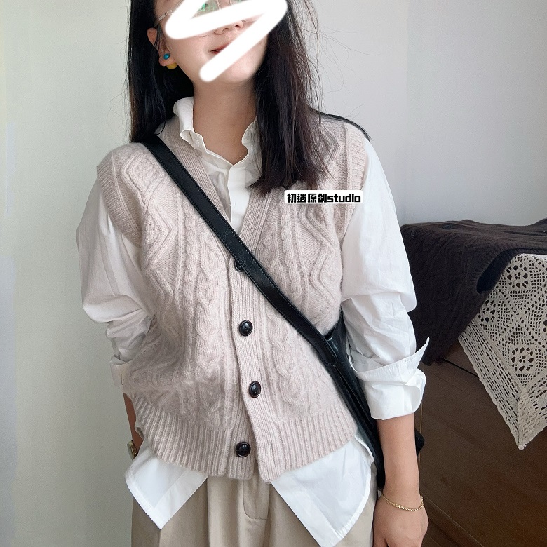 初遇 秋冬百分羊毛背心开衫复古麻花V领坎肩保暖羊毛衫打底叠穿女