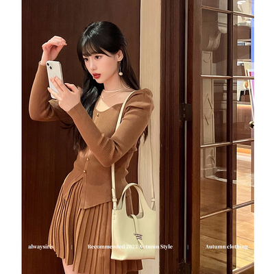 V领两件套修身显瘦针织