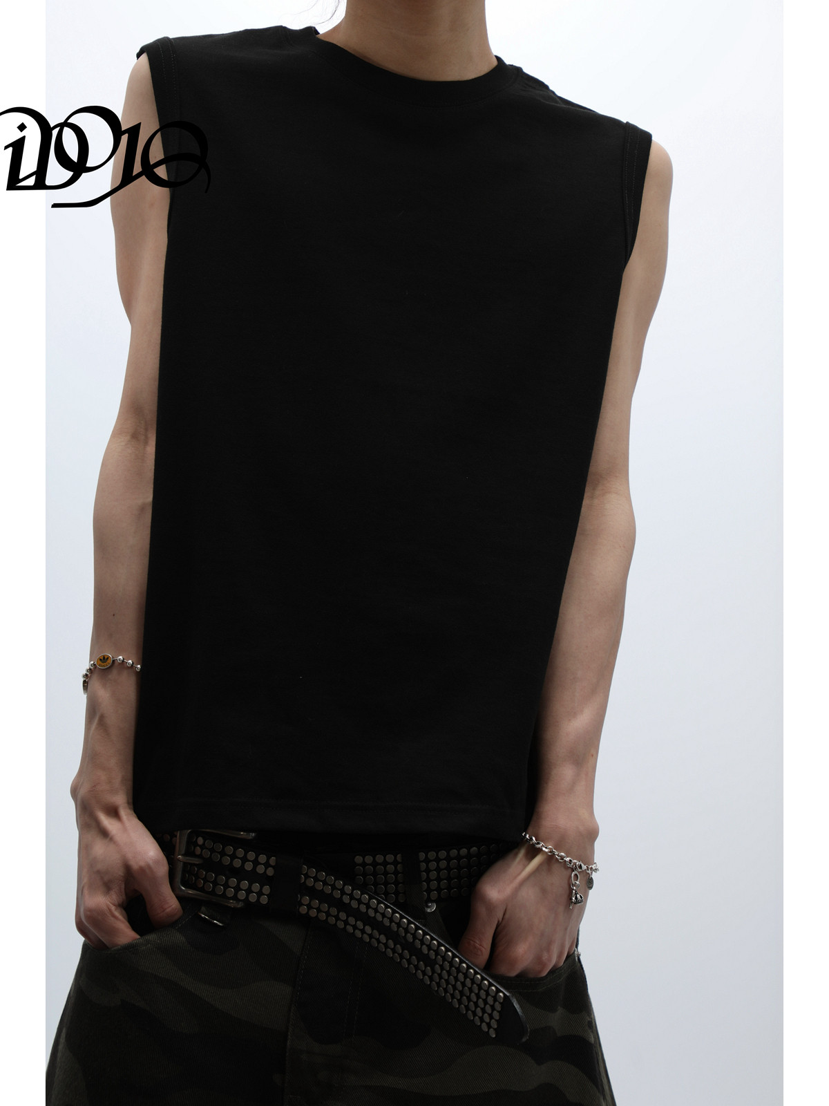 IDOJOS BOXY WHITE VEST MENS SUMMER CLEANFIT VERSATILE SMALL NECKLINE THIN SLEEVELESS T-SHIRT