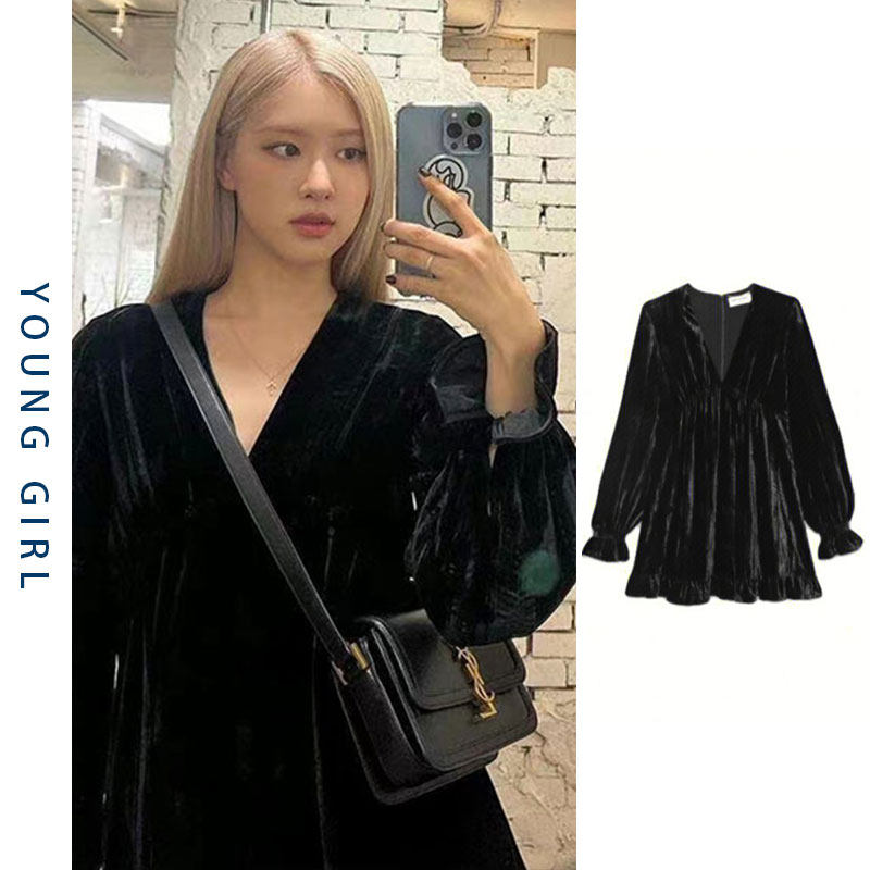 朴彩英rose同款黑色丝绒连衣裙女法式v领设计感冬装荷叶边短裙子