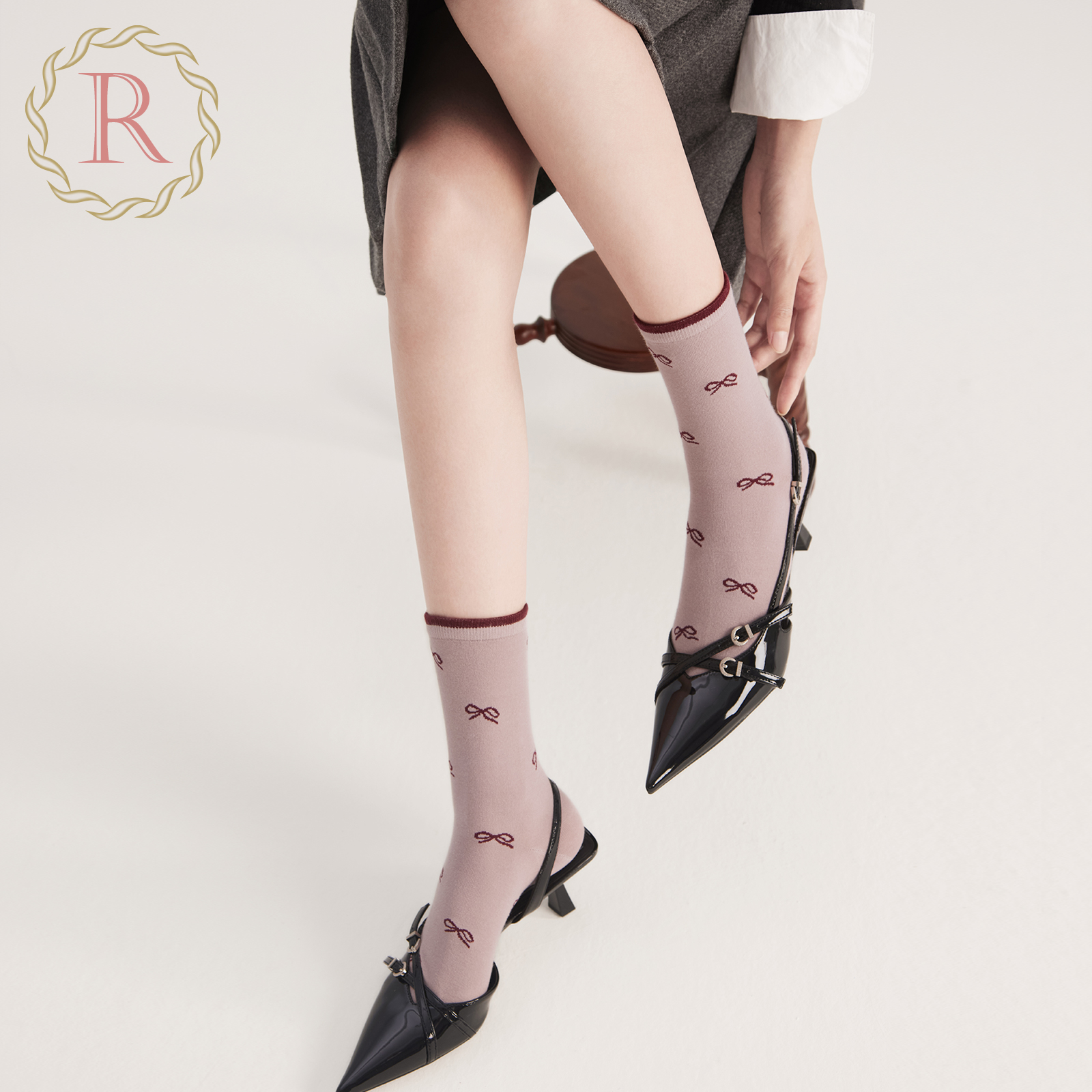 日系少女撞色袜边蝴蝶结中筒袜