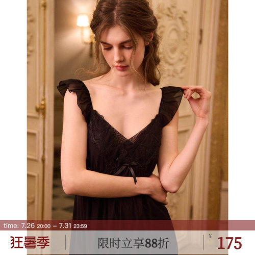 透视交叠领，带胸垫，薄纱飞袖