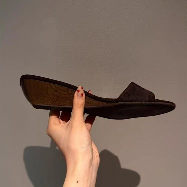 设计感小众2026新款简约高级感木纹坡跟一字拖鞋女外穿夏低跟凉拖