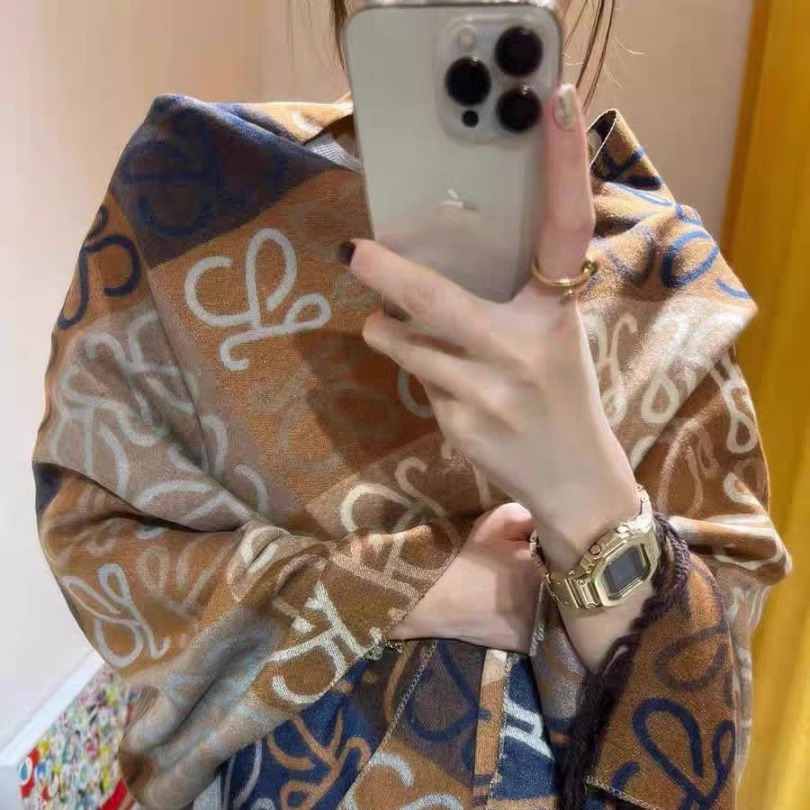 时尚百搭围巾高级感披肩保暖