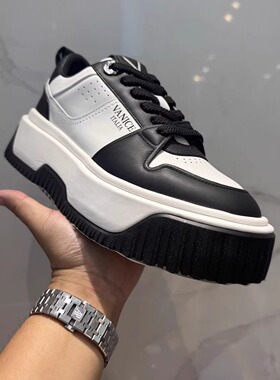 斯丹品牌男鞋2025秋季新款时尚拼色休闲鞋印花厚底增高舒适板鞋男