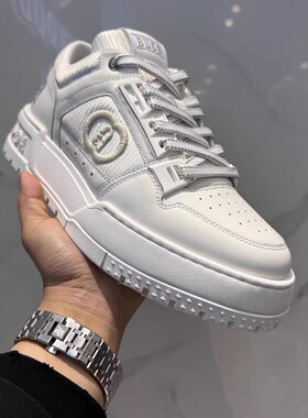 斯丹品牌男鞋2025新款时尚厚底运动休闲鞋轻奢潮流字母刺绣板鞋男