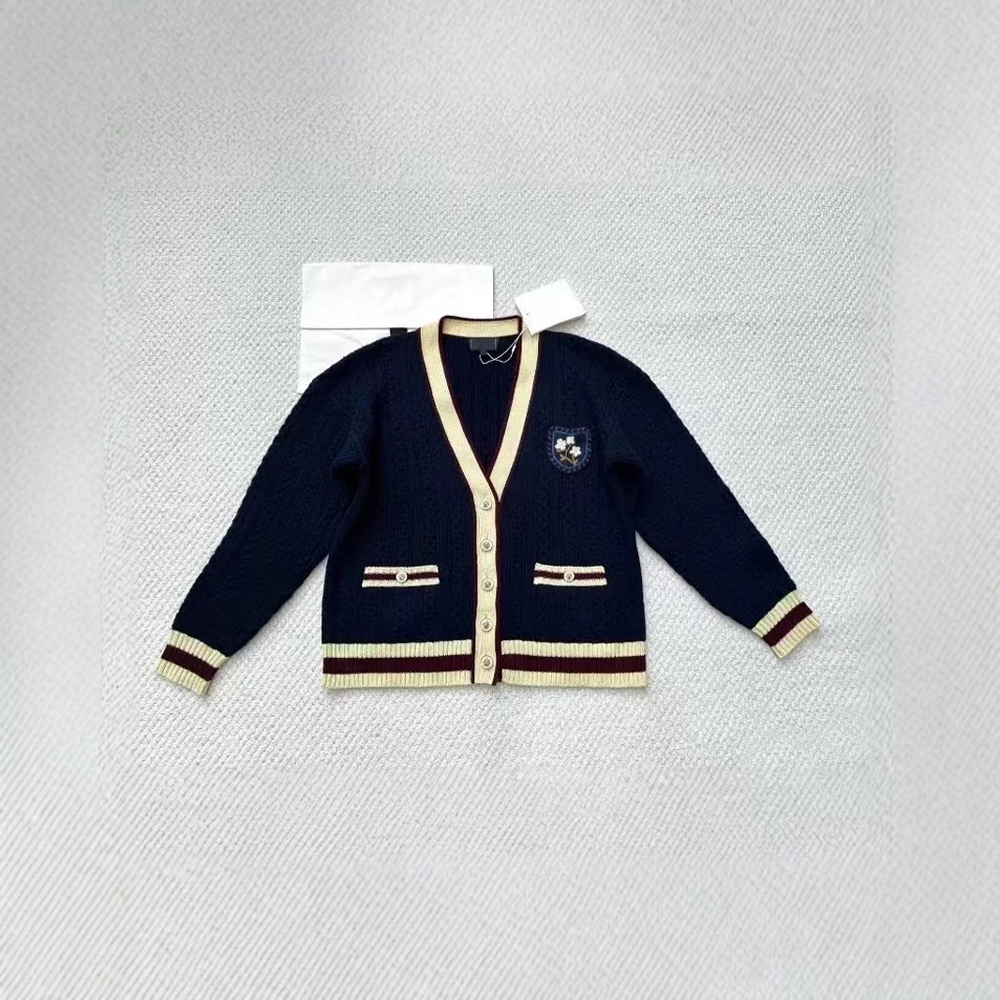 南油高定26C早春小香风山茶花刺绣撞色V领学院风针织开衫女上衣潮