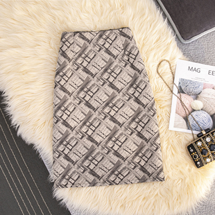 格子半身裙女2025秋季提花高腰显瘦通勤复古包臀开叉直筒裙中长裙