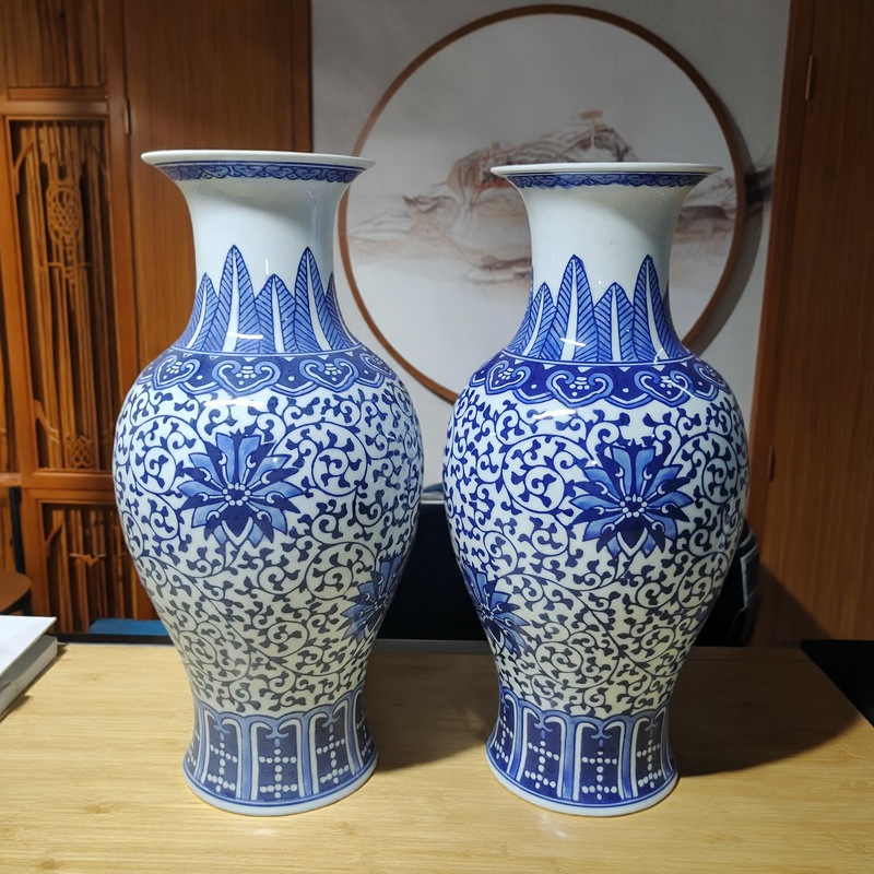 包老景德镇567老厂瓷/建国瓷厂柴窑手绘青花洋莲中号鱼尾瓶/一对