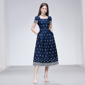 方领泡泡袖 法式 收腰大摆显瘦撞色绣花衬衣连衣裙女 新款 2026年夏季