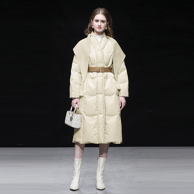 2025年冬季新款休闲气质长袖宽松版长款A字白鸭绒羽绒服外套