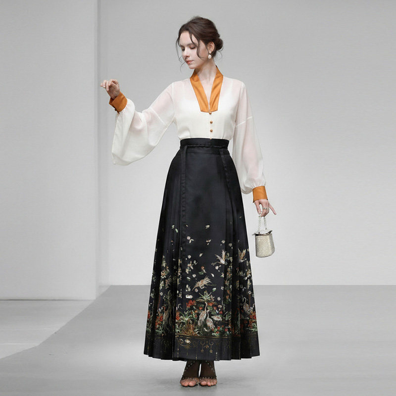 2026年春季新款新中式国风撞色上衣+高腰长款A字马面裙套装