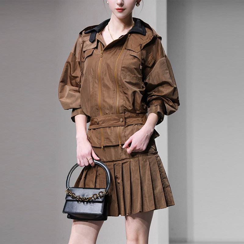 2026春季新款复古美拉德拼色连帽风衣外套+高腰百褶A字短裙套装女